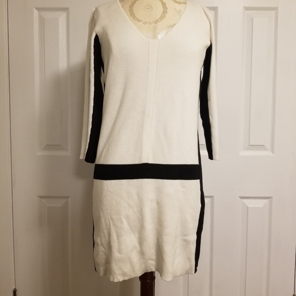 Le Chateau - Black & White Sweater/Tunic -XL
